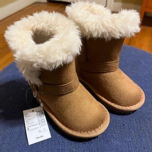 New toddler Fur Lines Boots